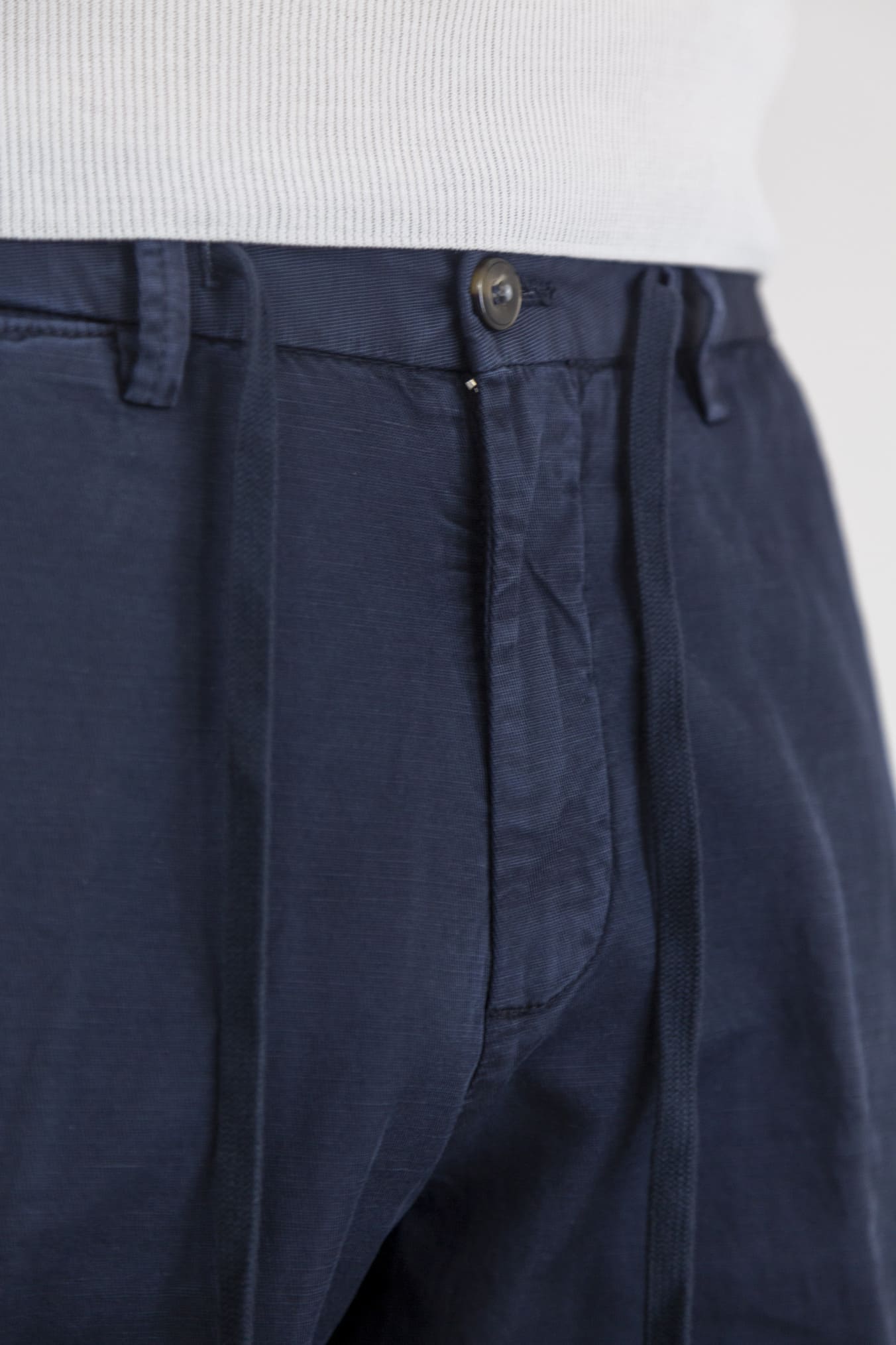 GUARINO Navy Blue Cotton Linen Bermuda Shorts with Drawstring