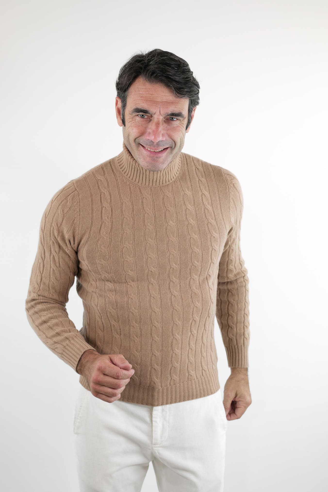 GUARINO Camel Cashmere Cable Knit Turtleneck