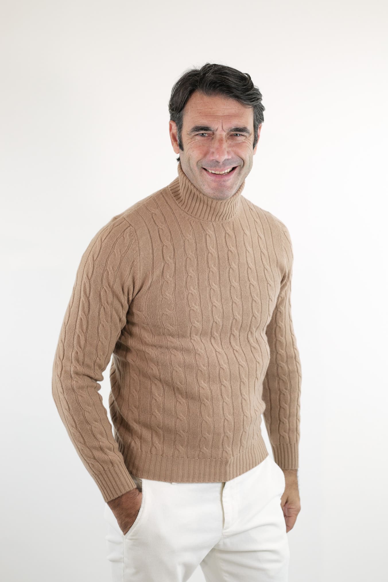 GUARINO Camel Cashmere Cable Knit Turtleneck