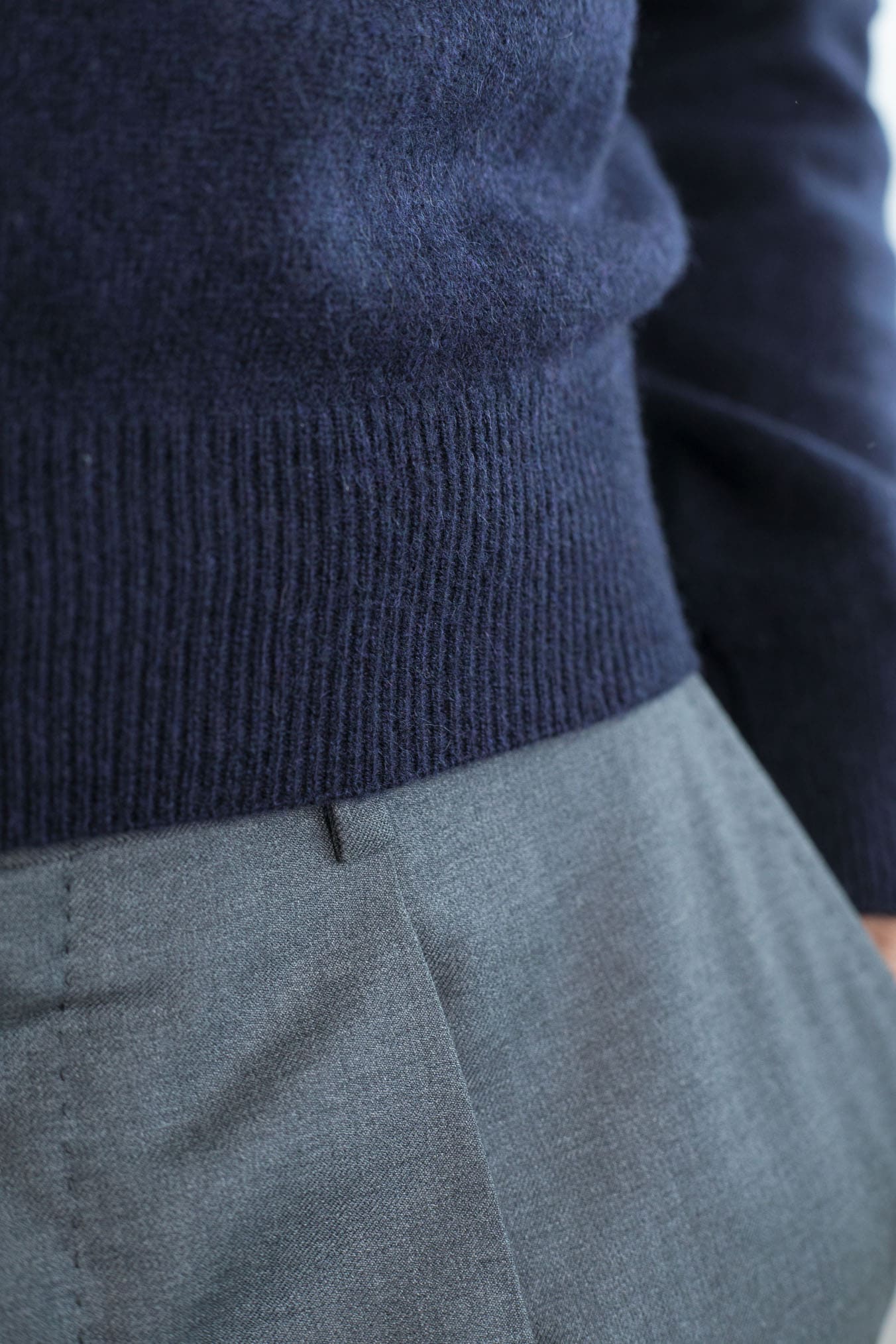 GUARINO Maglia Scollo V Cashmere Blu Navy