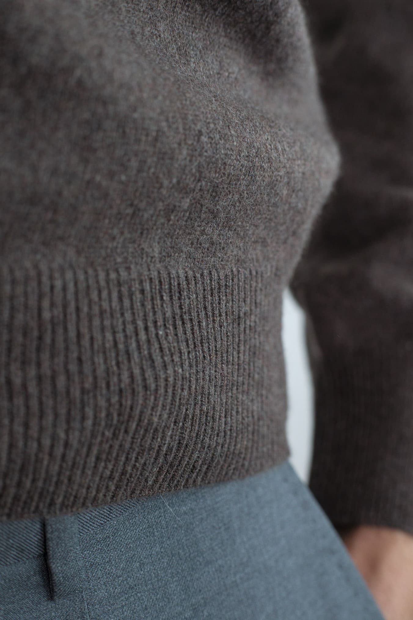 GUARINO Maglia Scollo V Cashmere Marrone