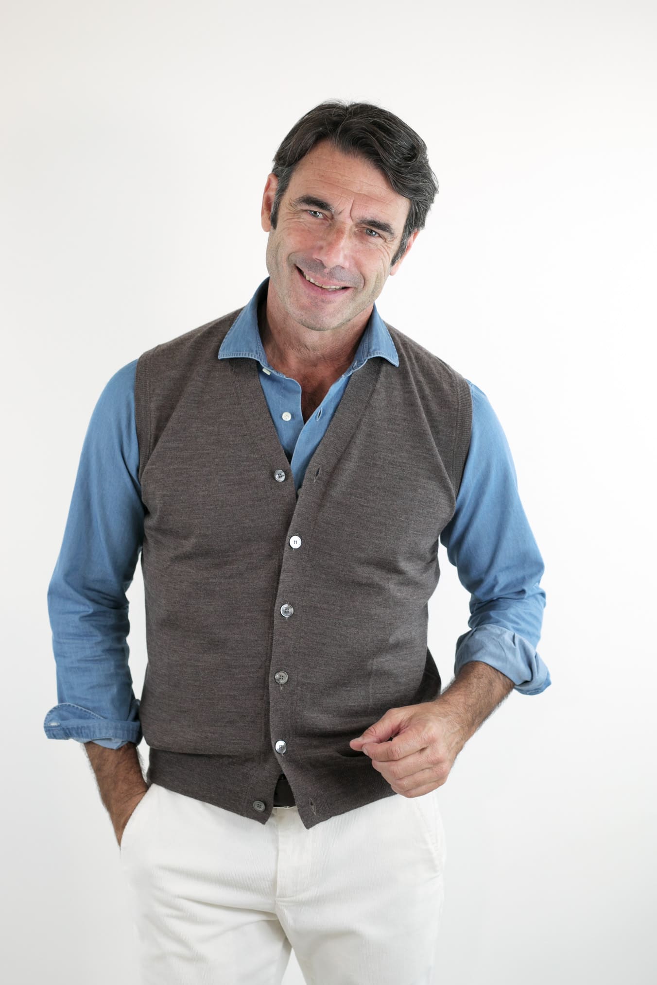 GUARINO Gilet con Bottoni Merino Extrafine Marrone