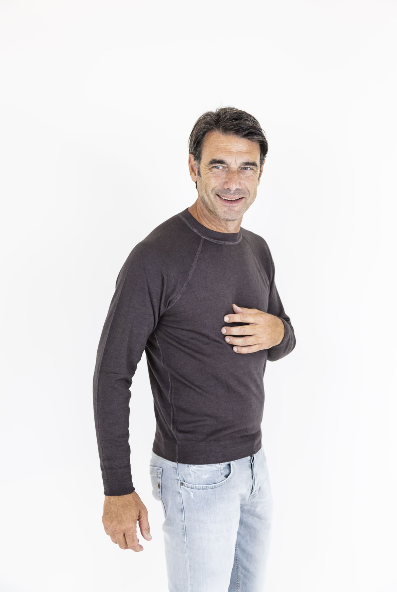 FEDELI Crewneck Raglan Dark Brown Washed Sweater