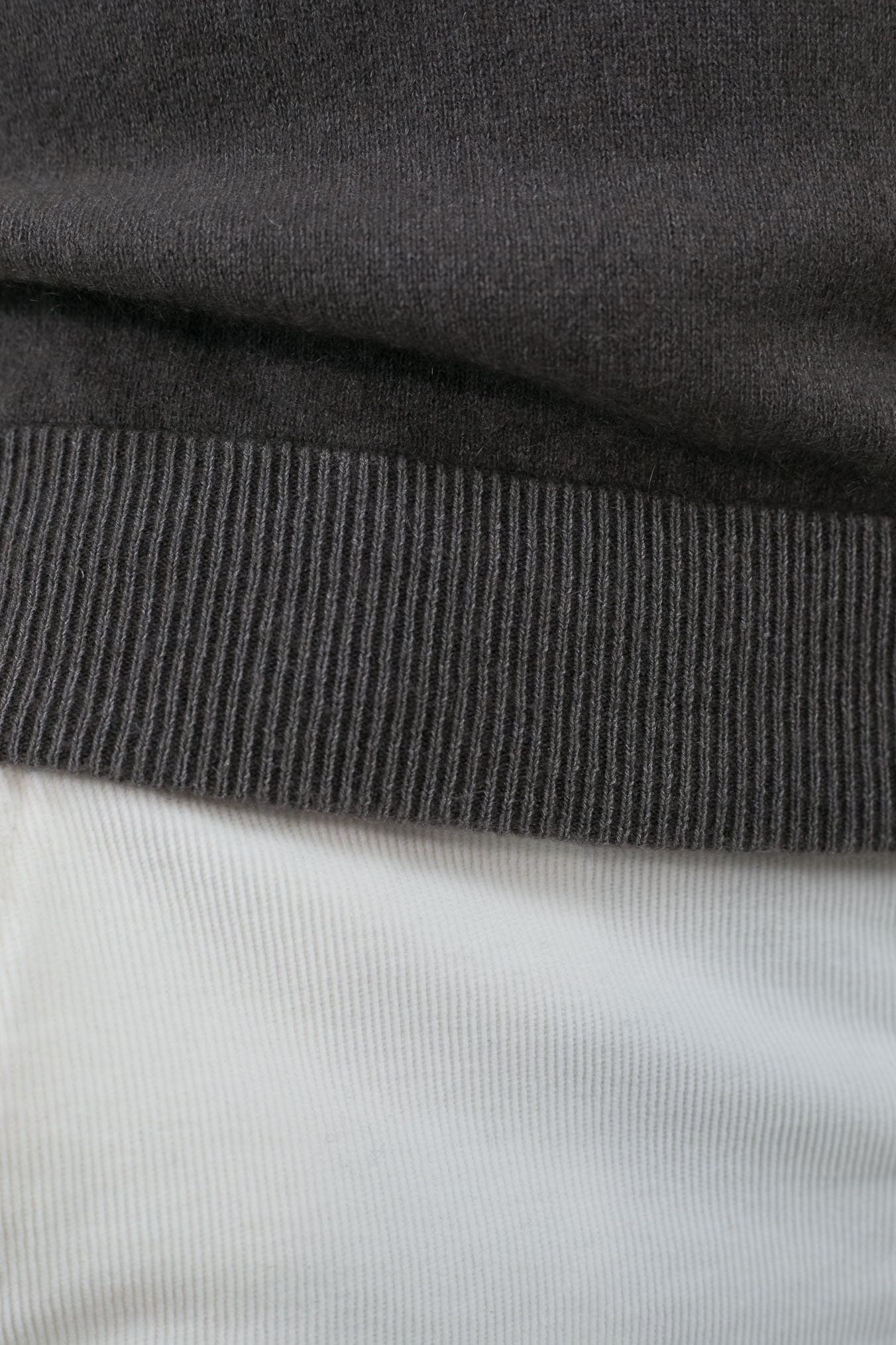 Raglan Cashmere Old Dyed Mud Crewneck