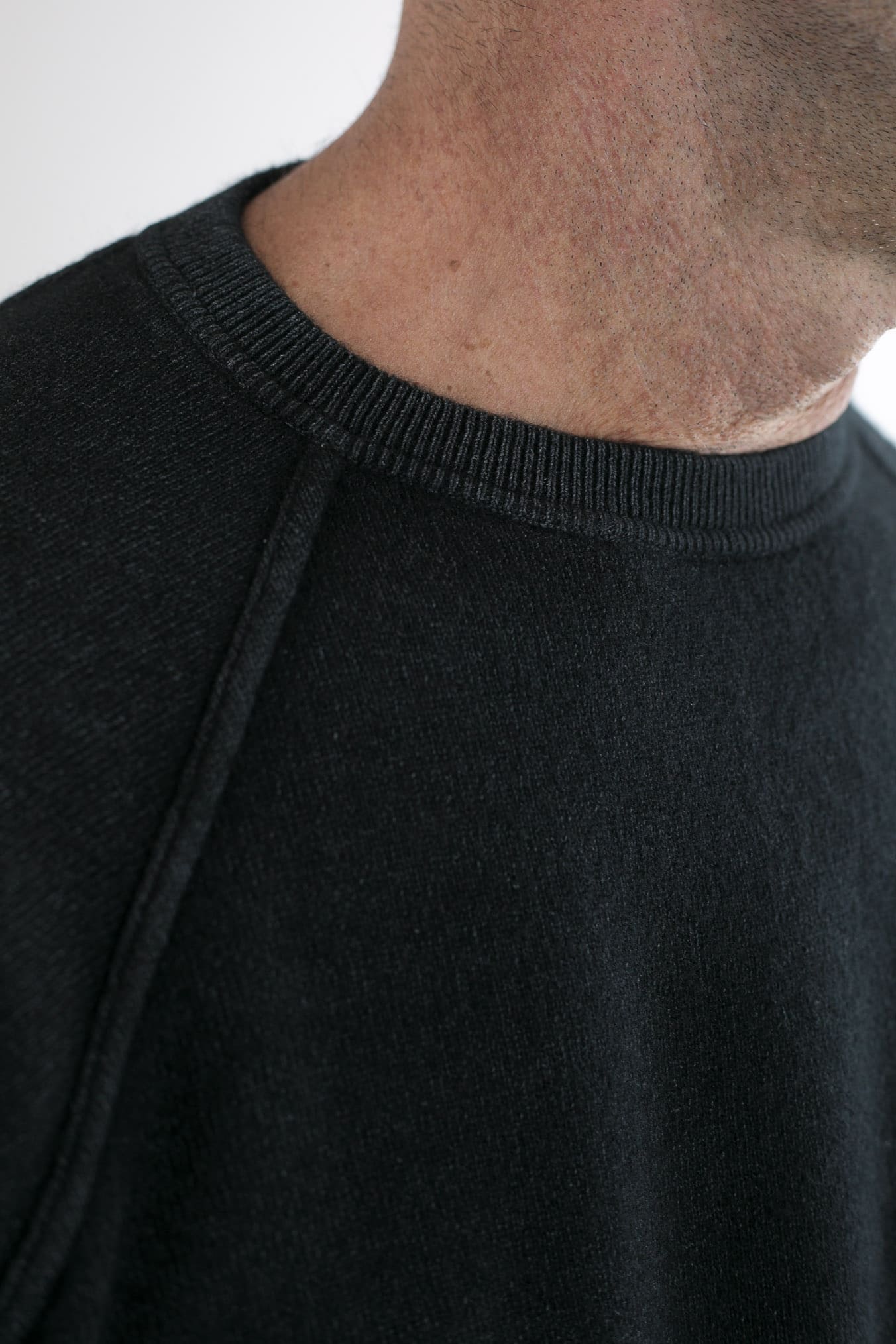 Raglan Cashmere Old Dyed Black Crewneck