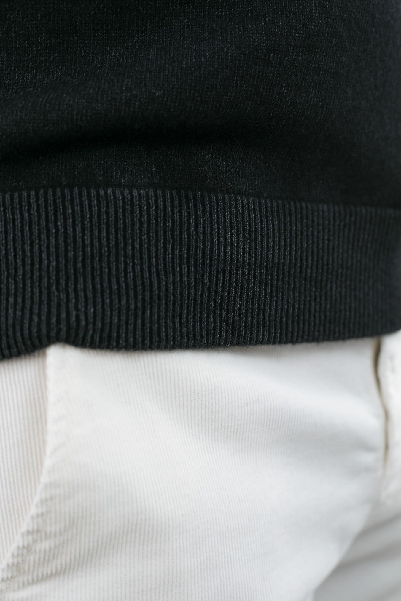 Raglan Cashmere Old Dyed Black Crewneck