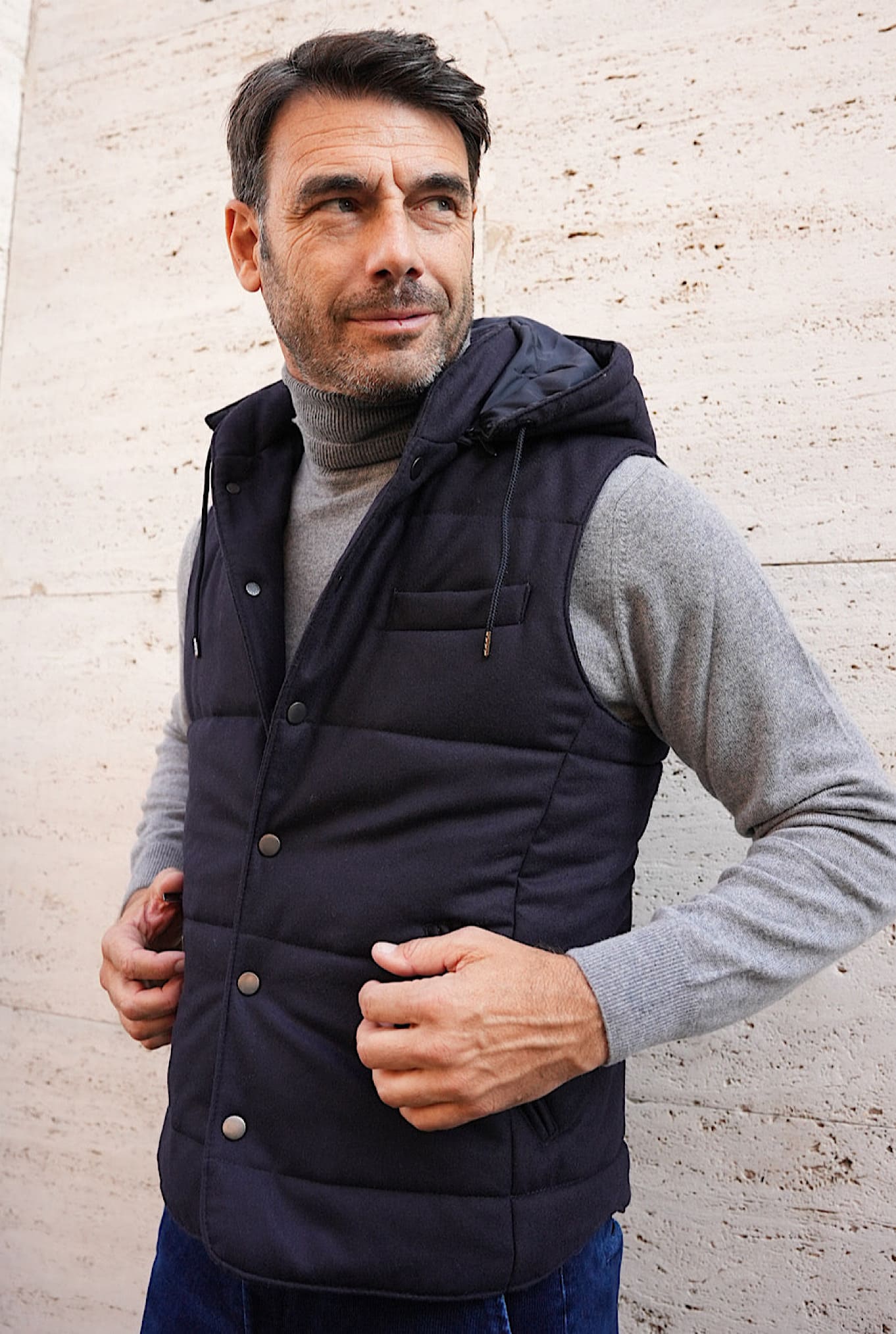 GUARINO Gilet di Lana con Cappuccio Staccabile Blu