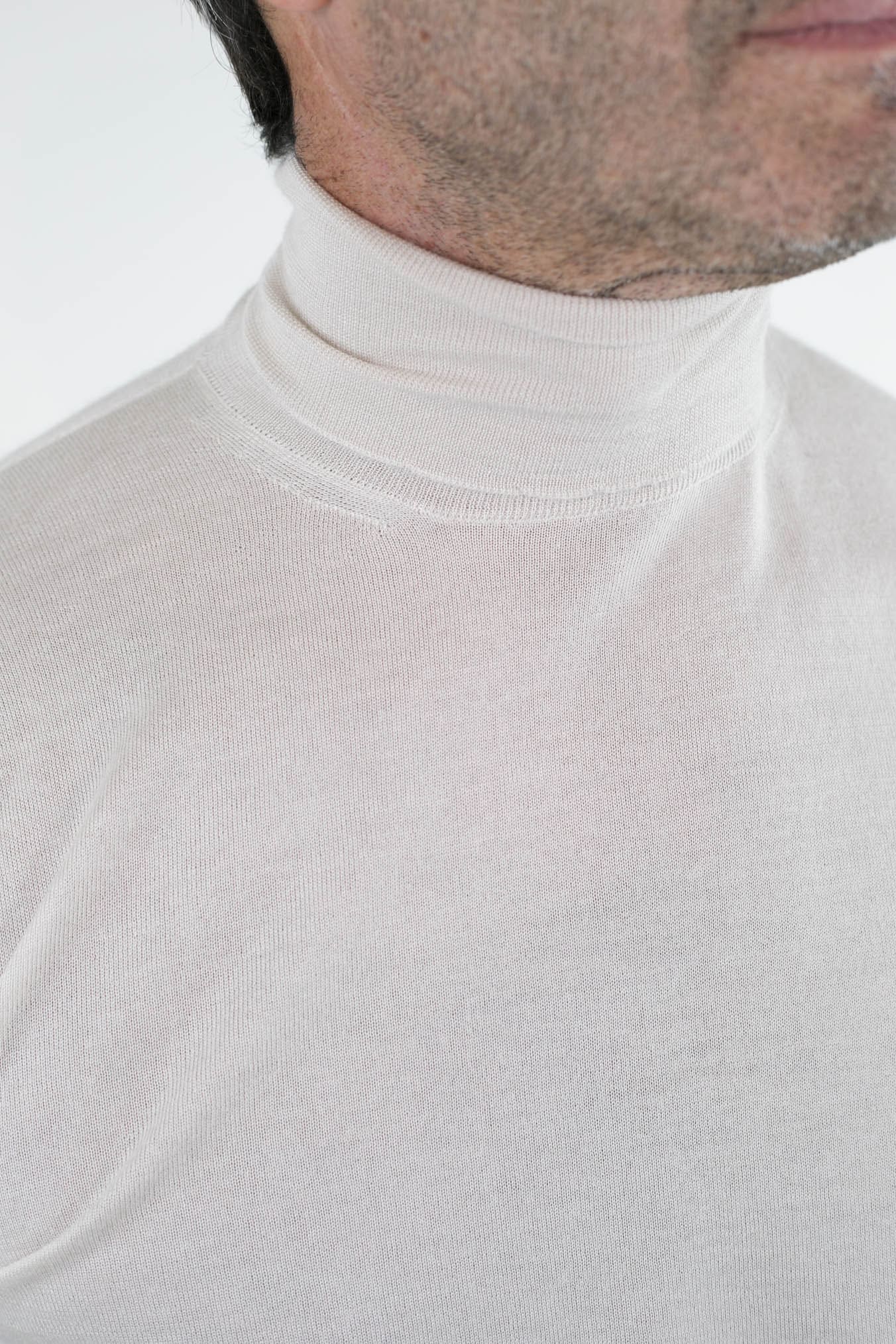 Cashmere and Silk Combed Turtleneck Cream White