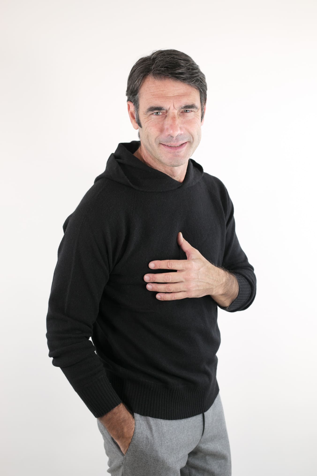 GUARINO Maglia Felpa Cashmere con Cappuccio Nero