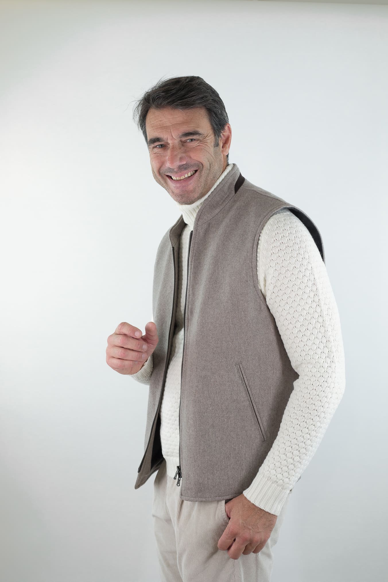 GUARINO Gilet Cashmere Loro Piana Beige