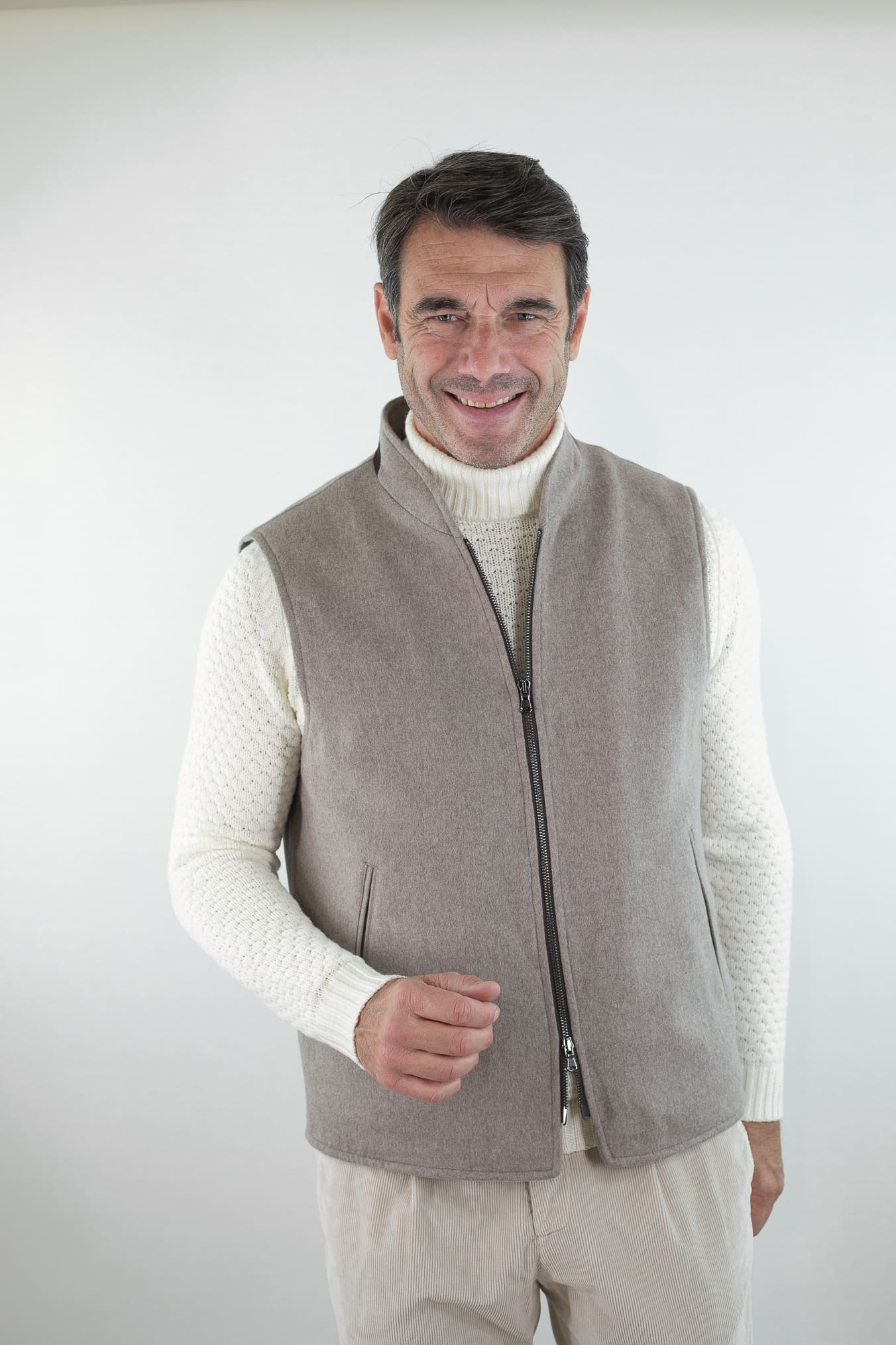 GUARINO Gilet Cashmere Loro Piana Beige