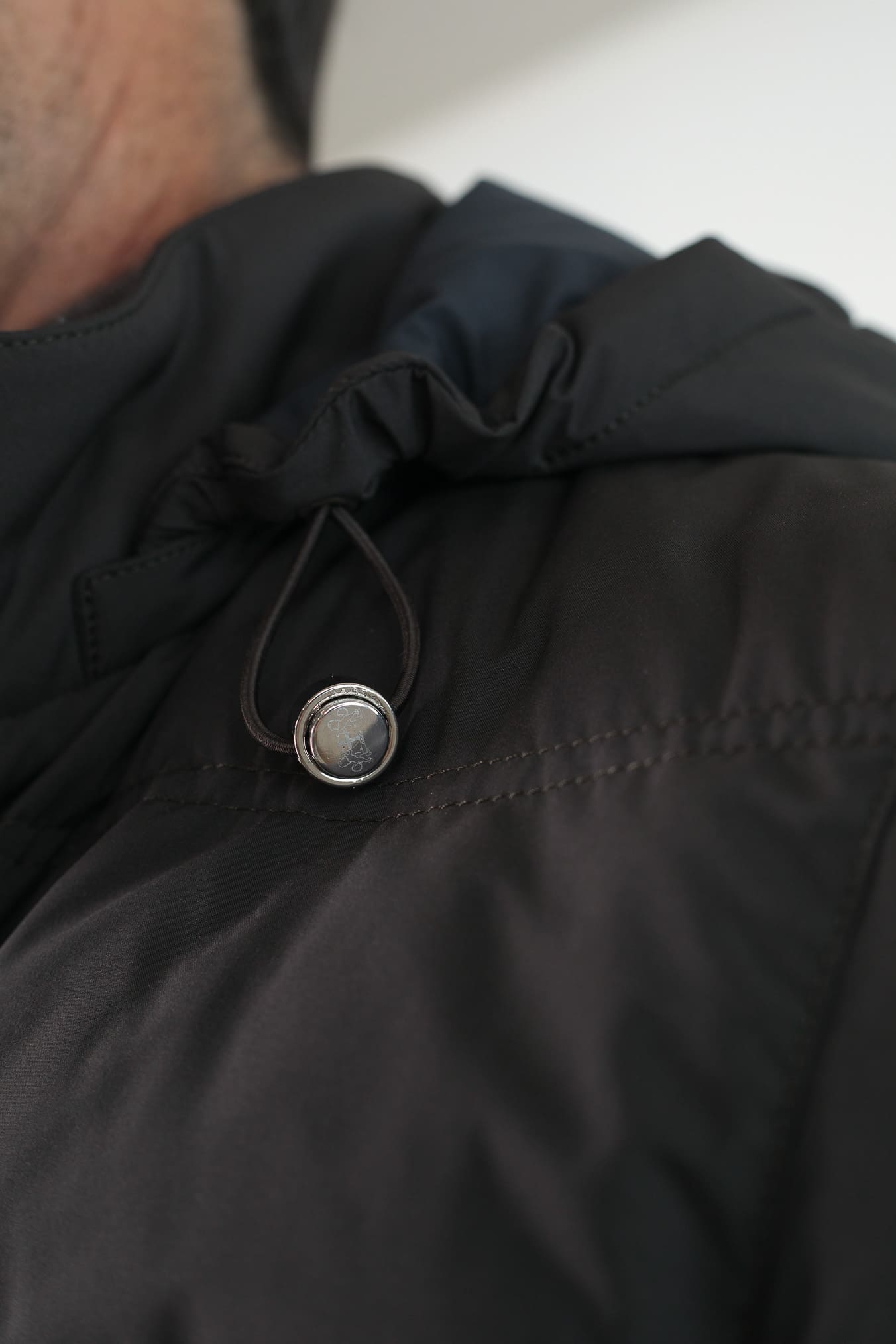 Piumino Corto Superlight Cappuccio Testa Moro