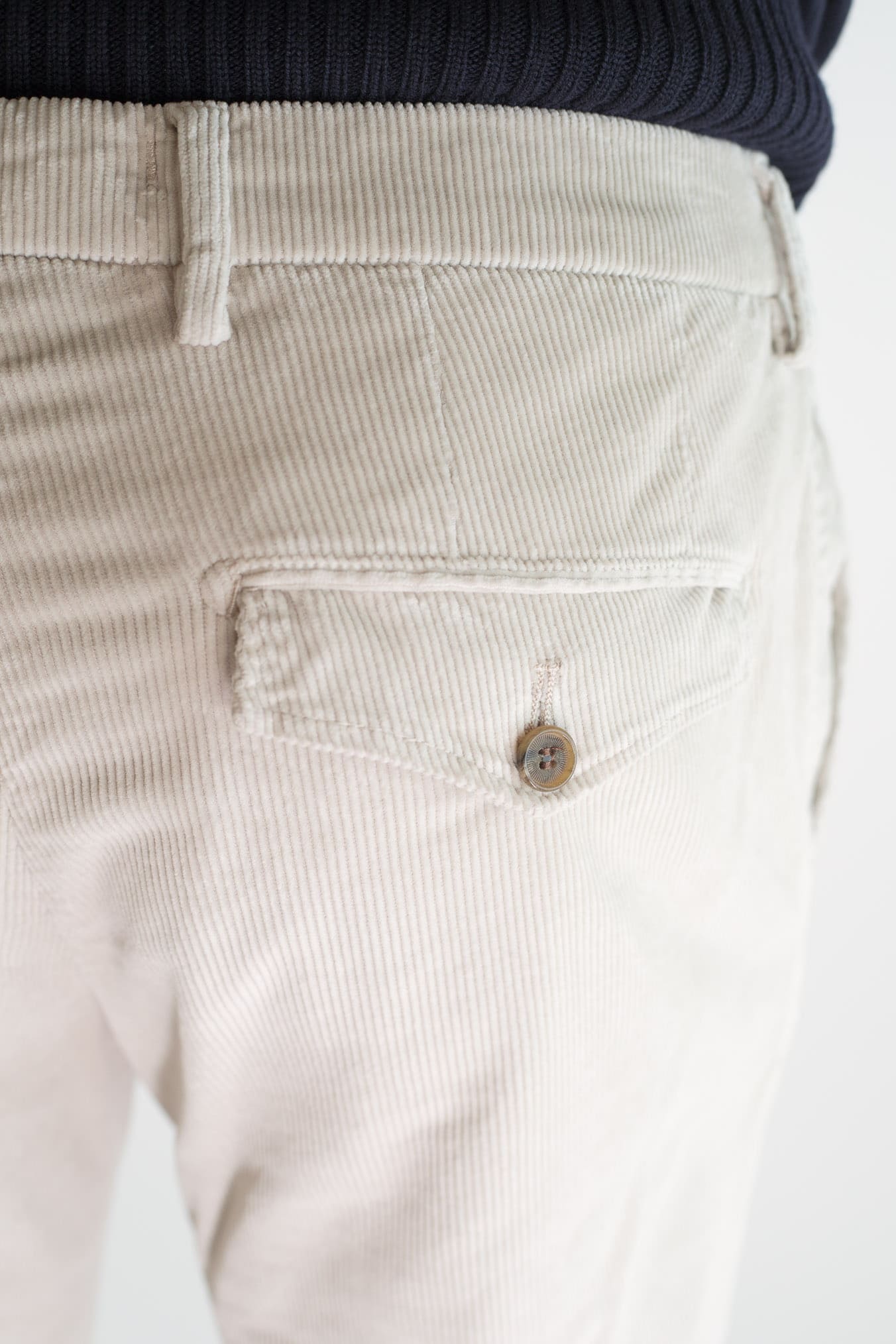 MYTHS Pantaloni Velluto Lavato Beige