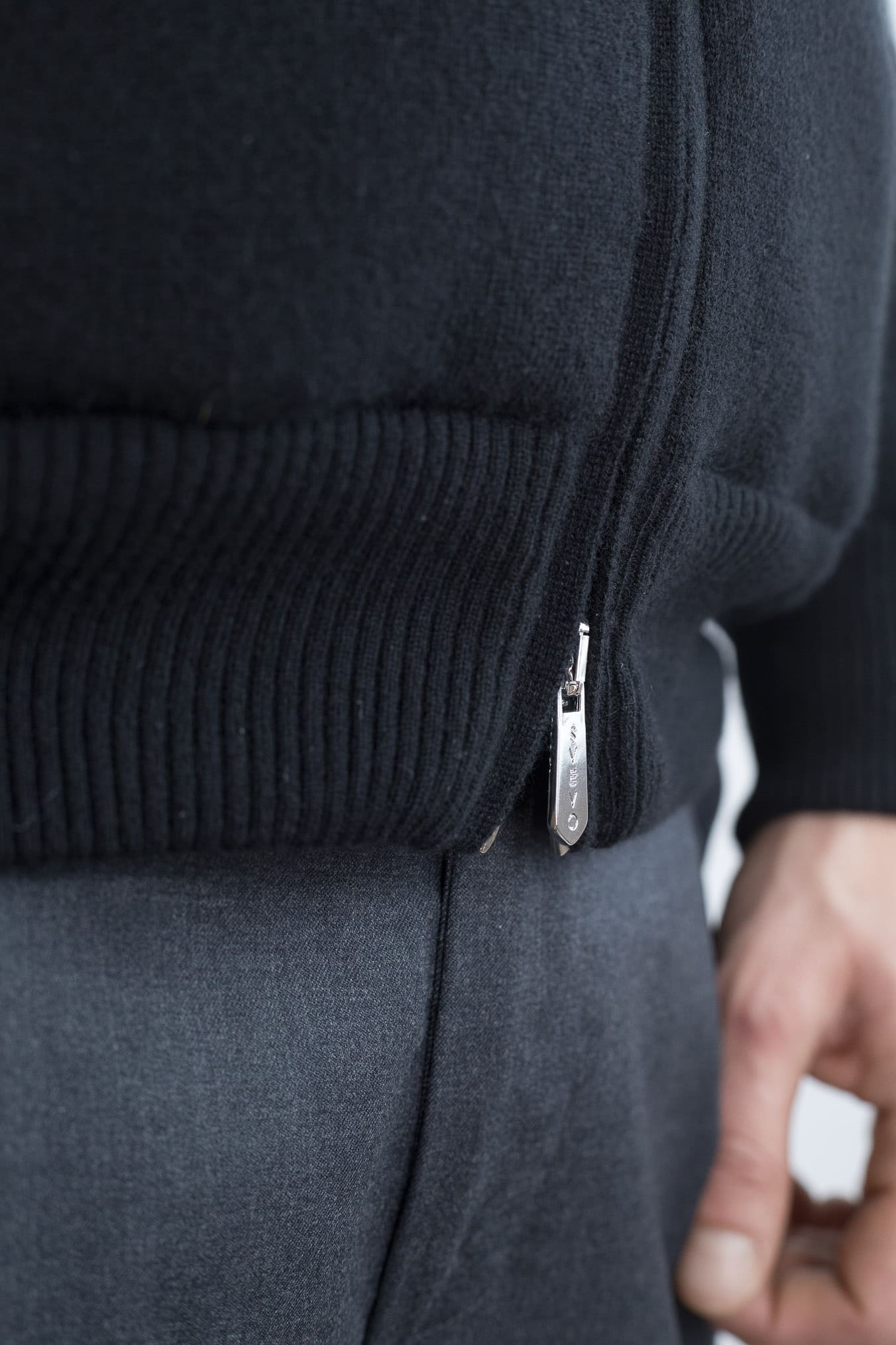 SVEVO PARMA Bomber Maglia Cashmere Castorino Nero