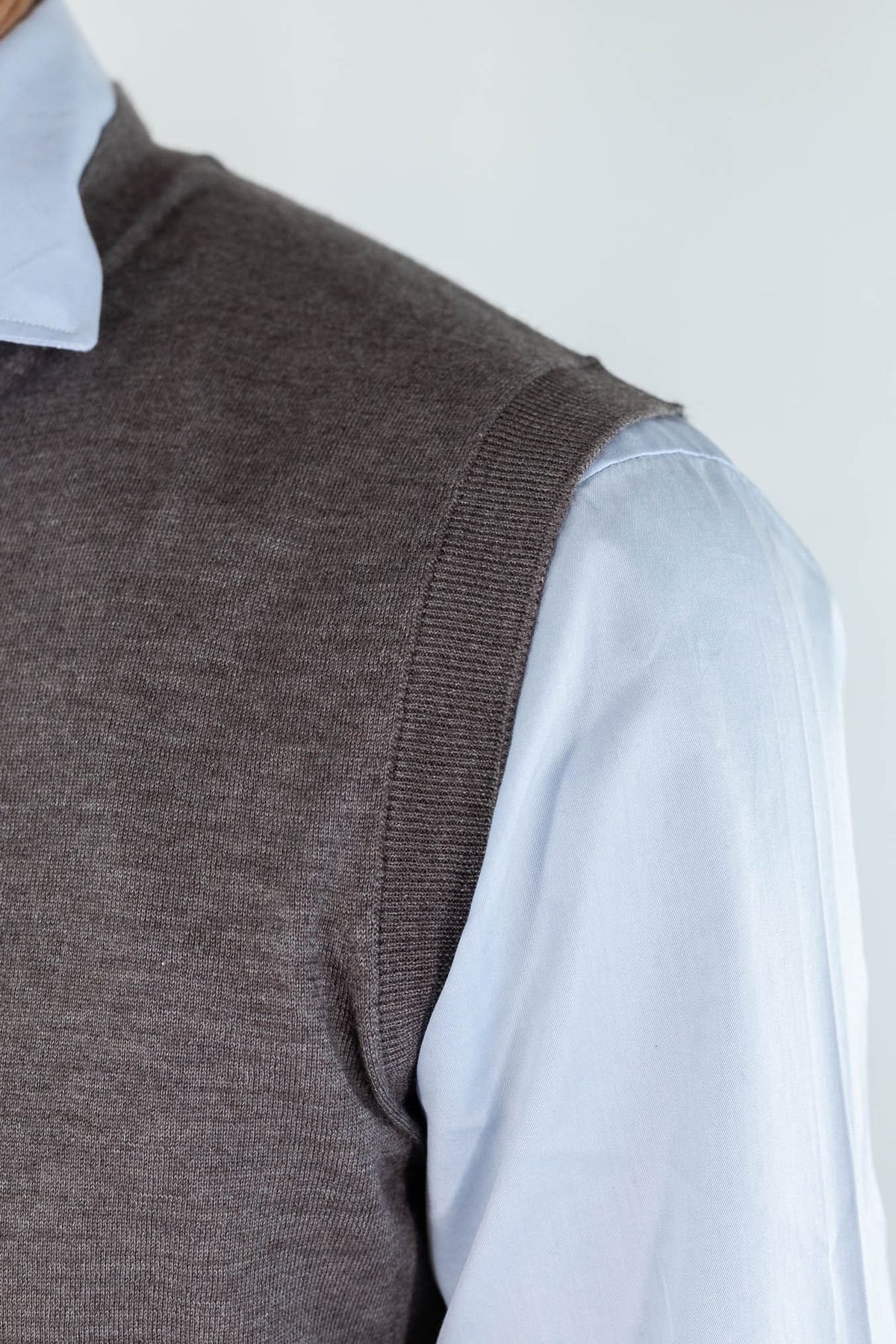 GUARINO Gilet Cashmere Bottoni Tortora