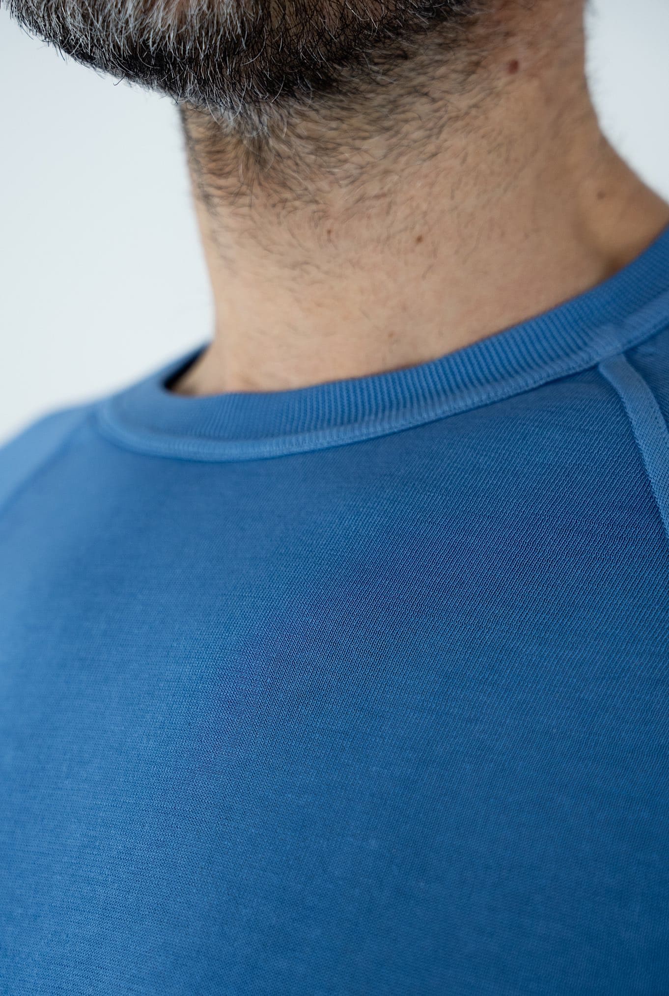 Maglia Girocollo Taglio Felpa Azzurra - Guarino Store