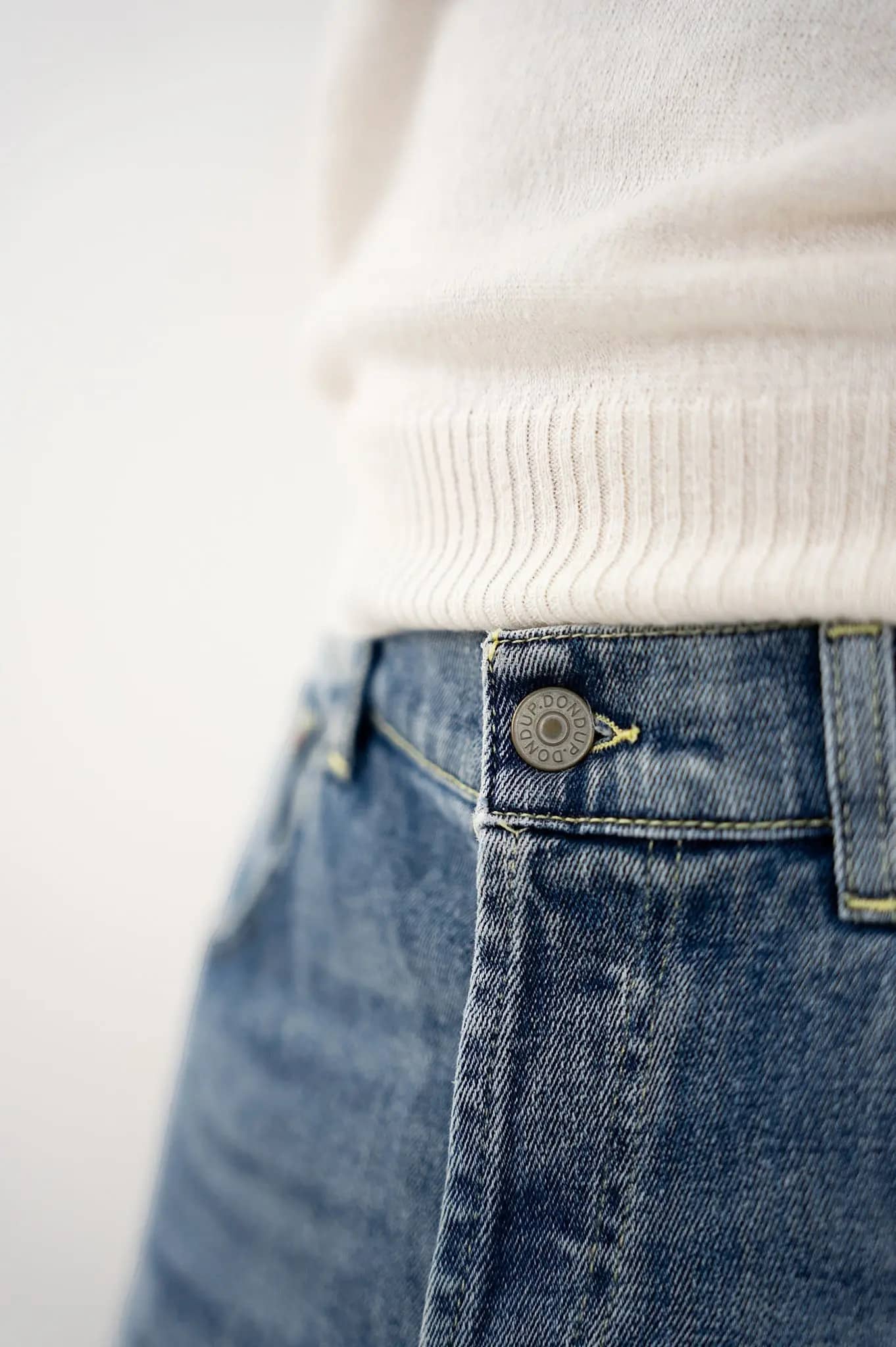 Jeans "Dian" Lavaggio Medio Chiaro Slim Fit - Guarino Store