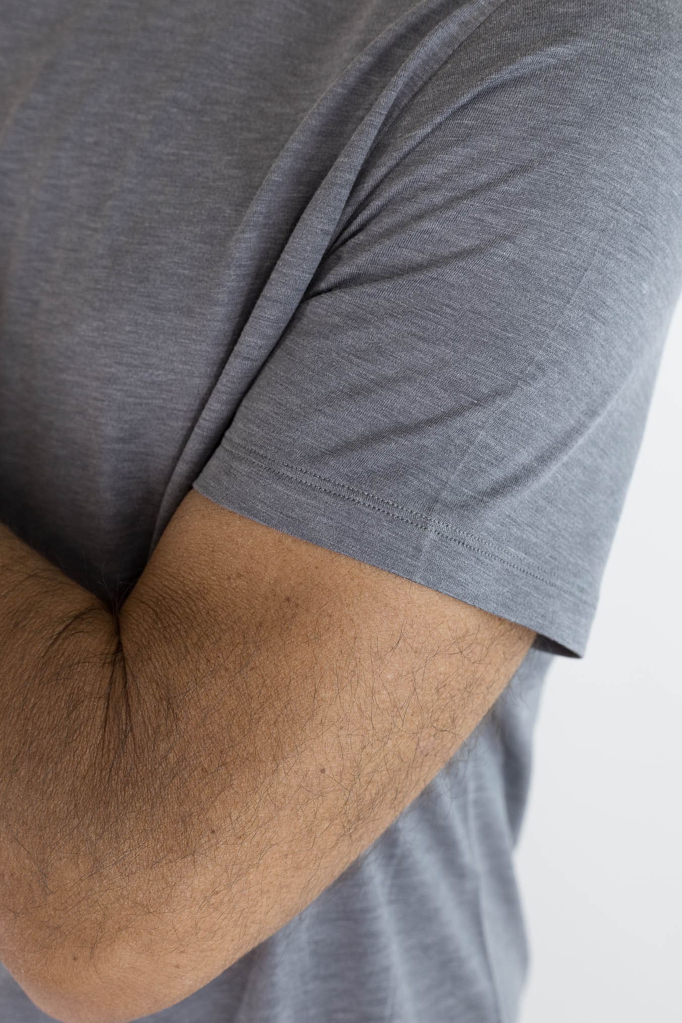 ISAIA T-Shirt Seta e Cotone Grigio