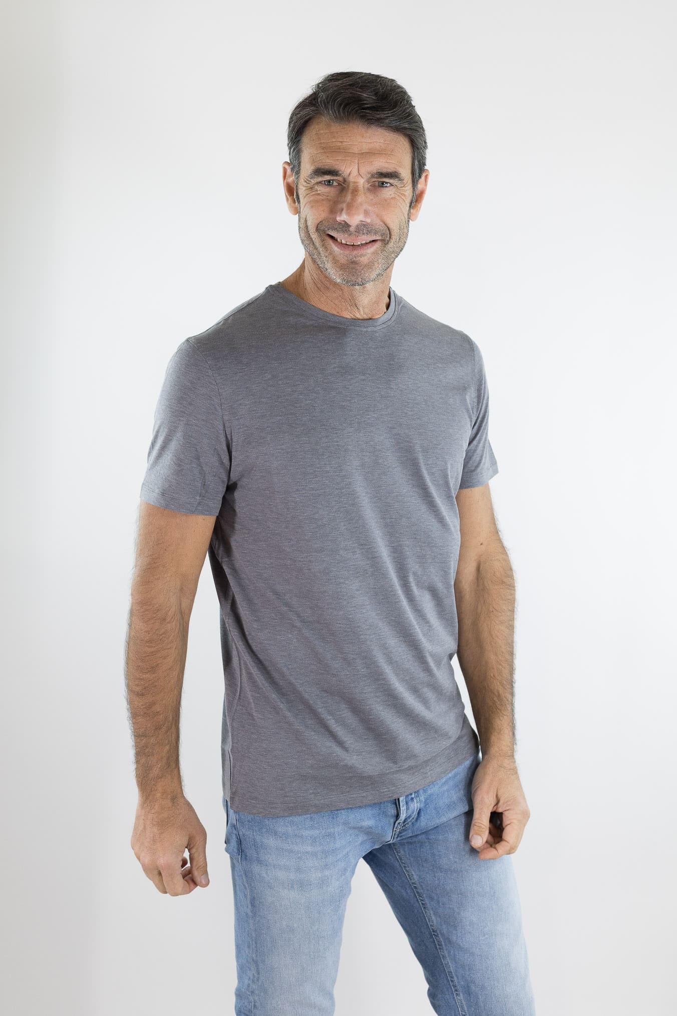 ISAIA T-Shirt Seta e Cotone Grigio