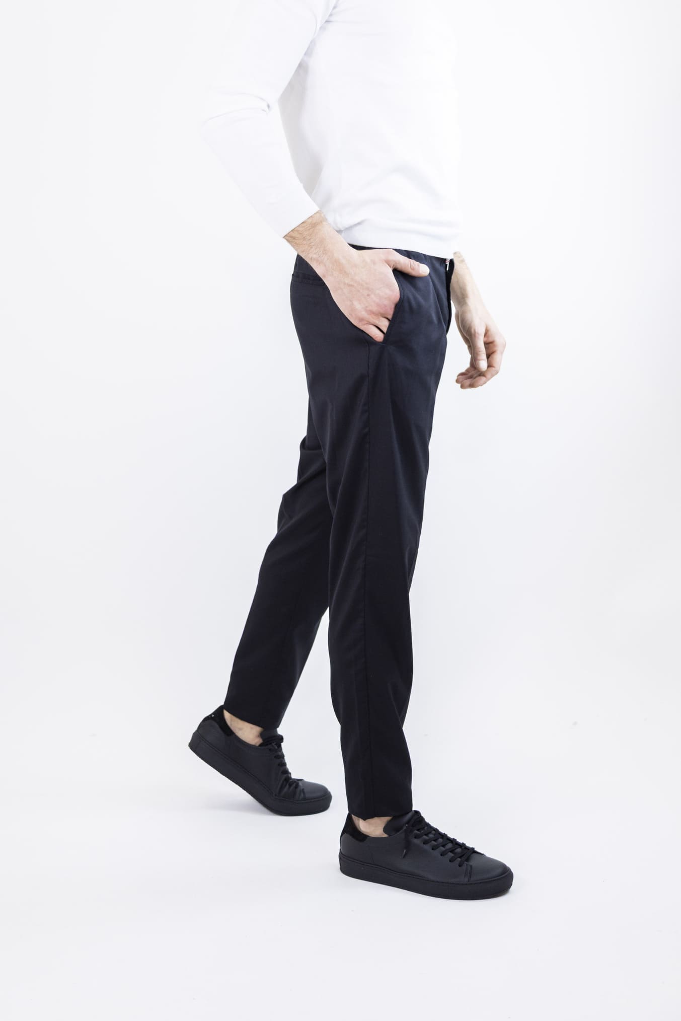PESCAROLO Pantaloni mod.Chiaia con Coulisse e Pinces Superlight Lana e Seta Nero