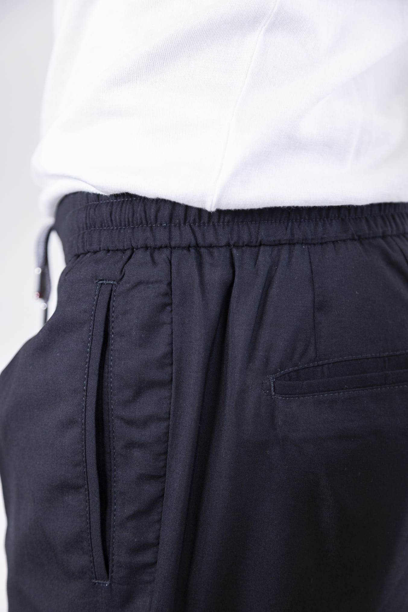 PESCAROLO Pantaloni mod.Chiaia con Coulisse e Pinces Superlight Lana e Seta Nero