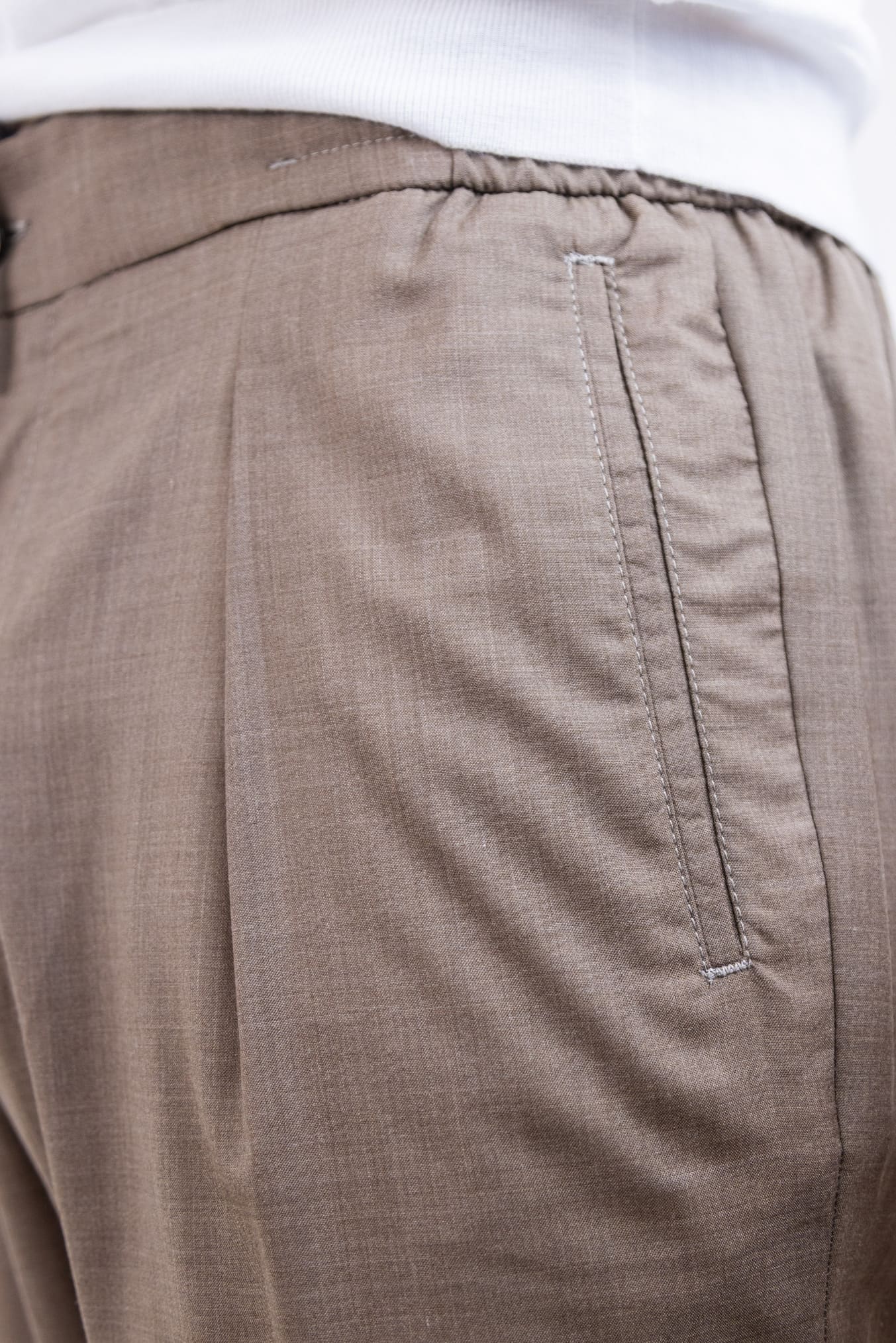 PESCAROLO Pantaloni mod.Chiaia con Coulisse e Pinces Superlight Lana e Seta Tabacco