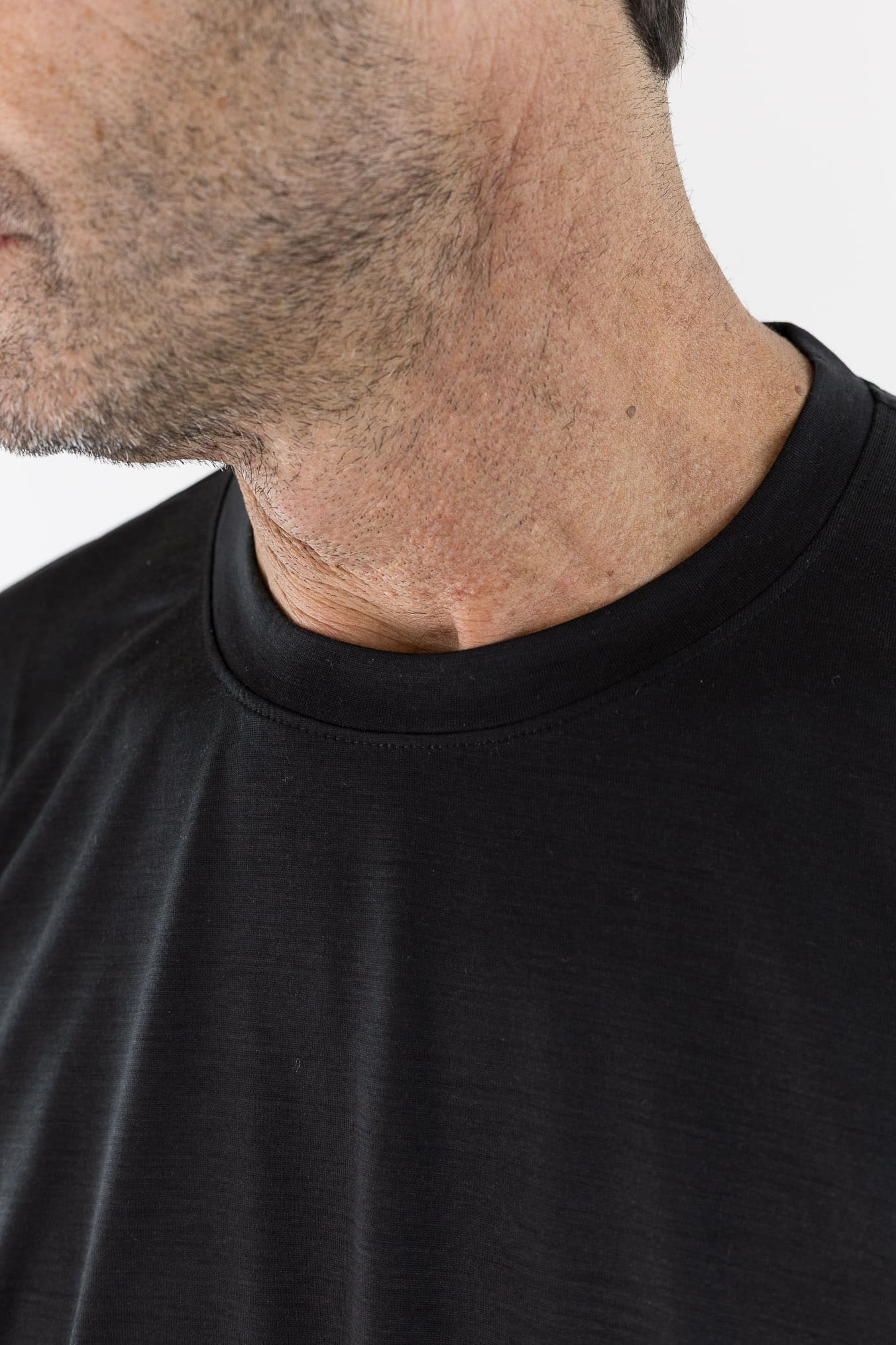 PESCAROLO T-Shirt "James" Jersey Lana Superlight Nera